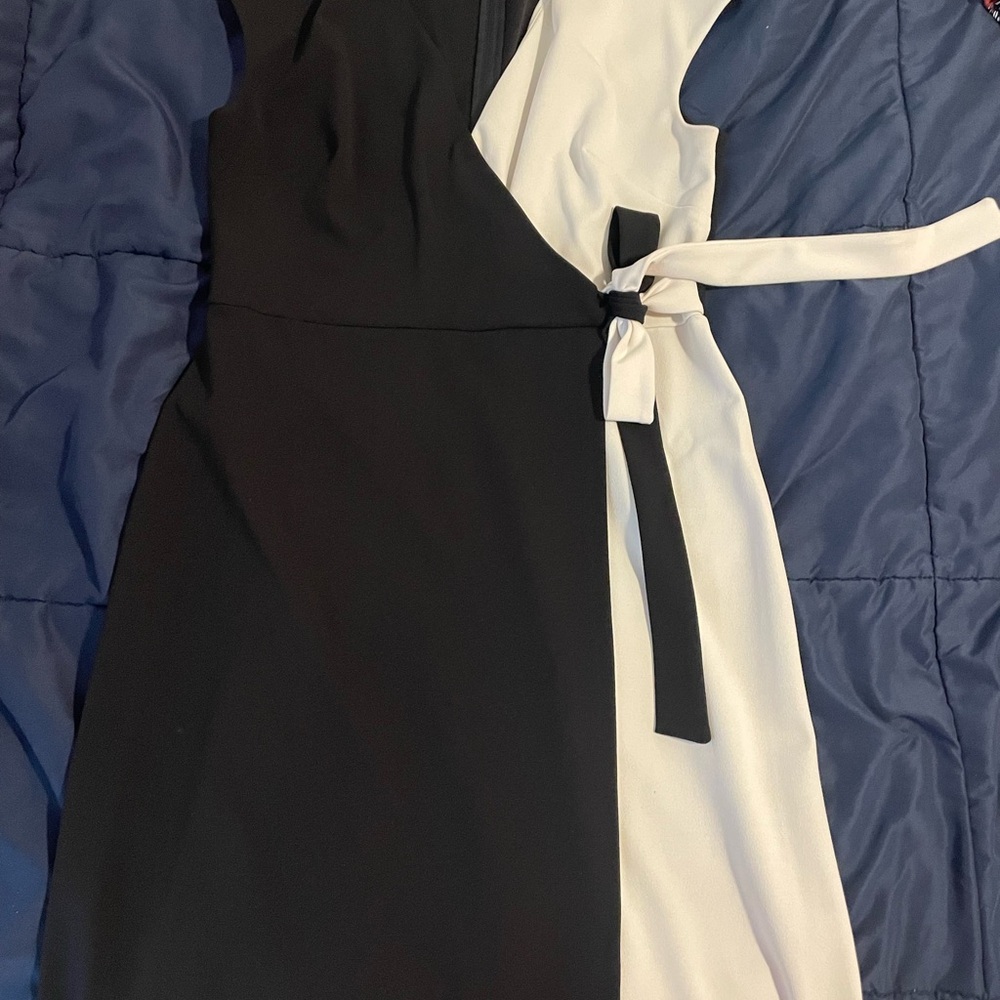 Luxology Black and White Midi Dress